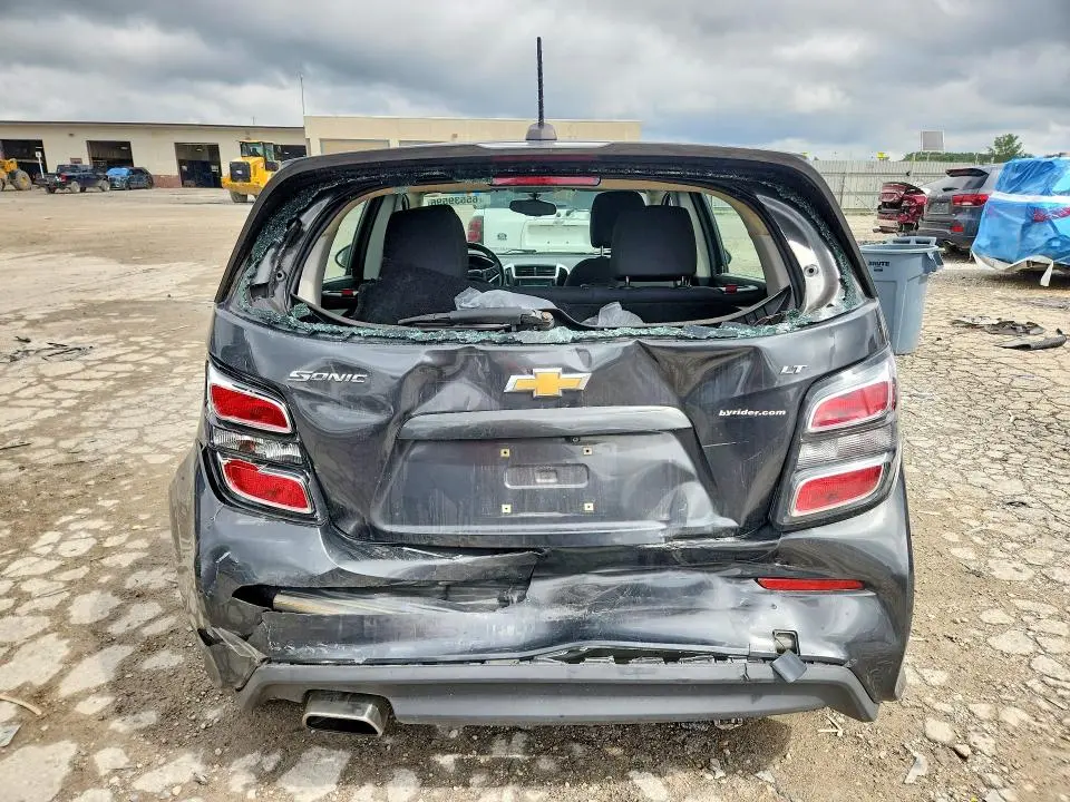 2017 CHEVROLET SONIC LT  