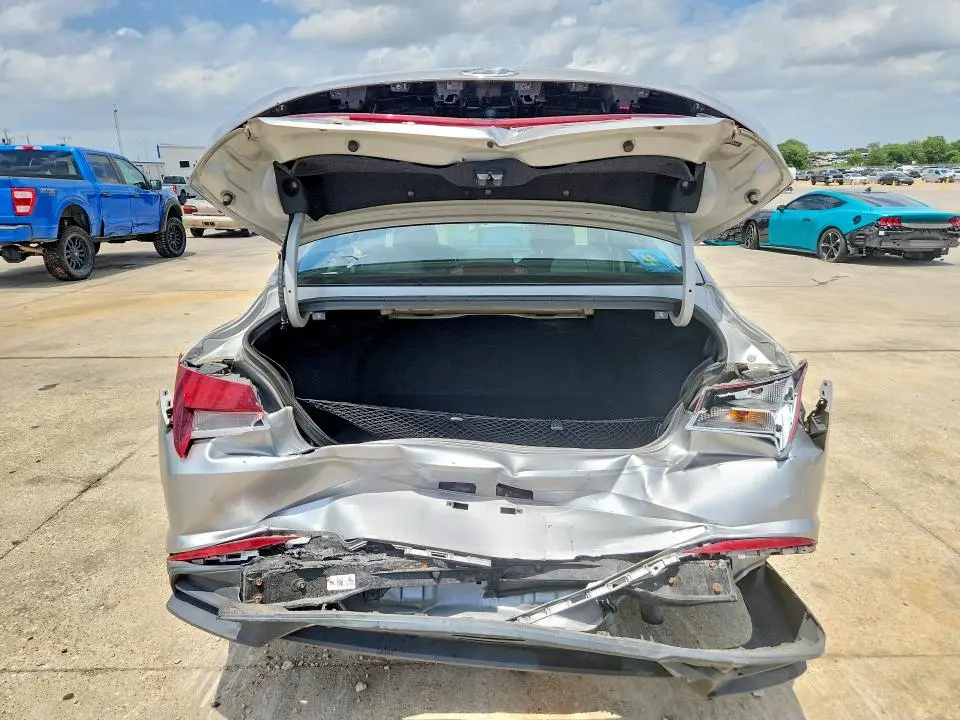2025 HYUNDAI ELANTRA SEL  