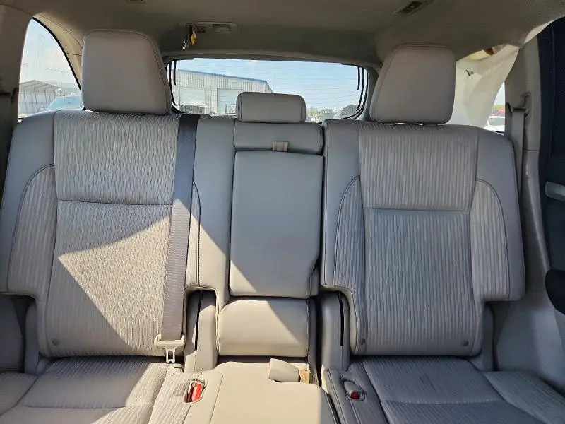 2014 TOYOTA HIGHLANDER LE PLUS  