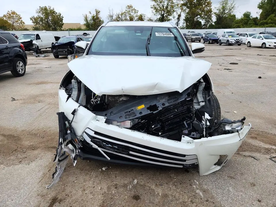 2018 TOYOTA HIGHLANDER XLE  