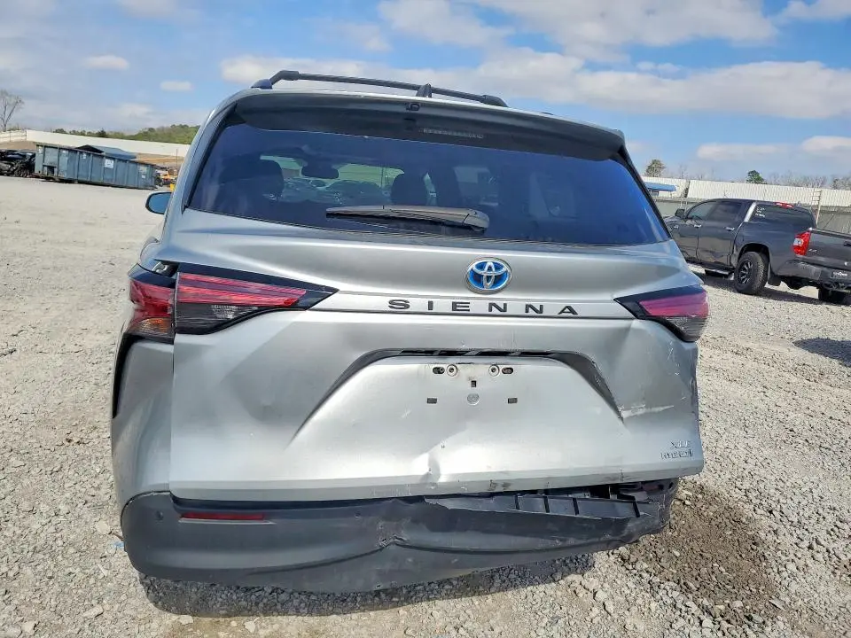 2022 TOYOTA SIENNA XLE 7-PASSENGER  