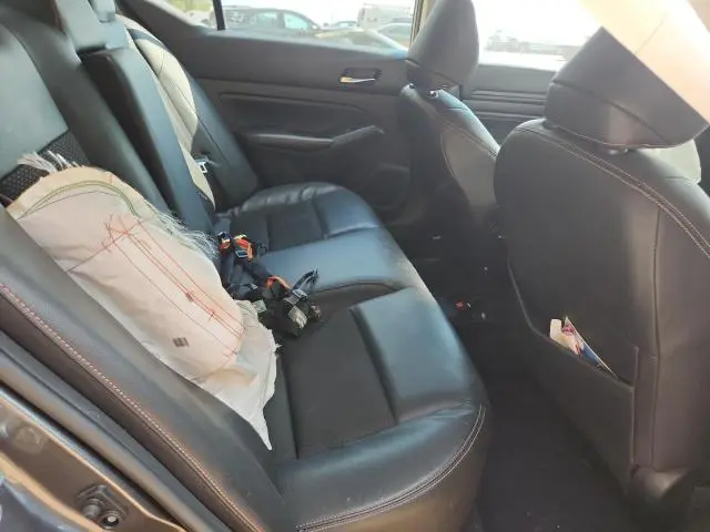 2022 NISSAN ALTIMA SR  