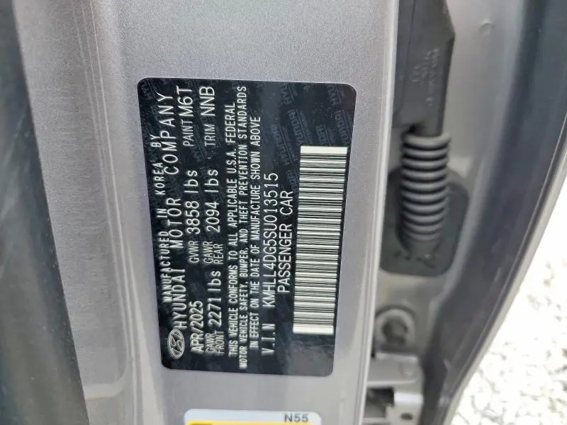 2025 HYUNDAI ELANTRA SE  