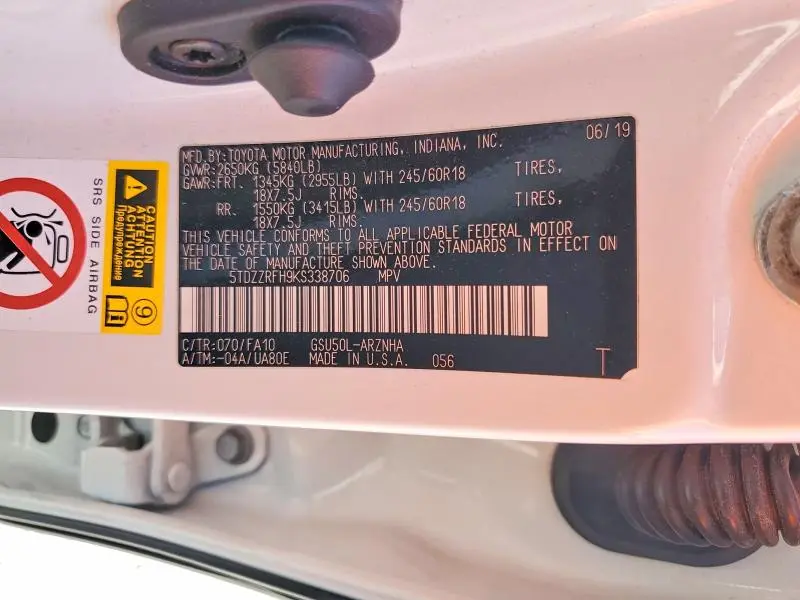 2019 TOYOTA HIGHLANDER LE PLUS  