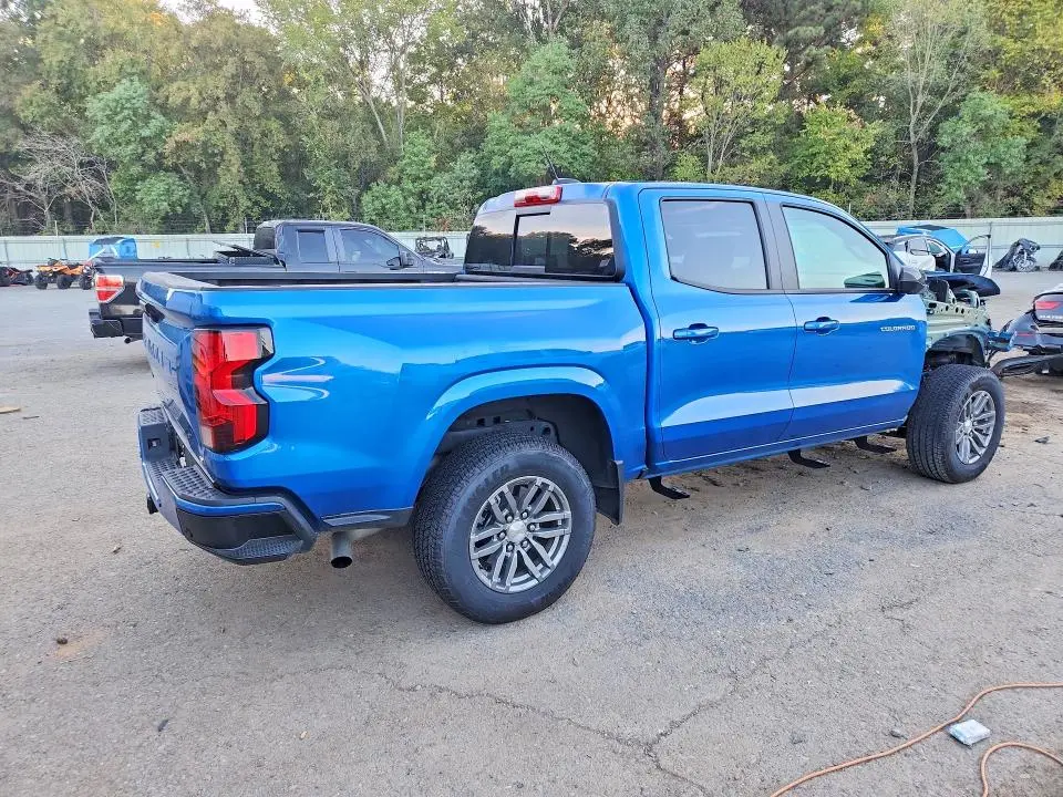 2024 CHEVROLET COLORADO LT  