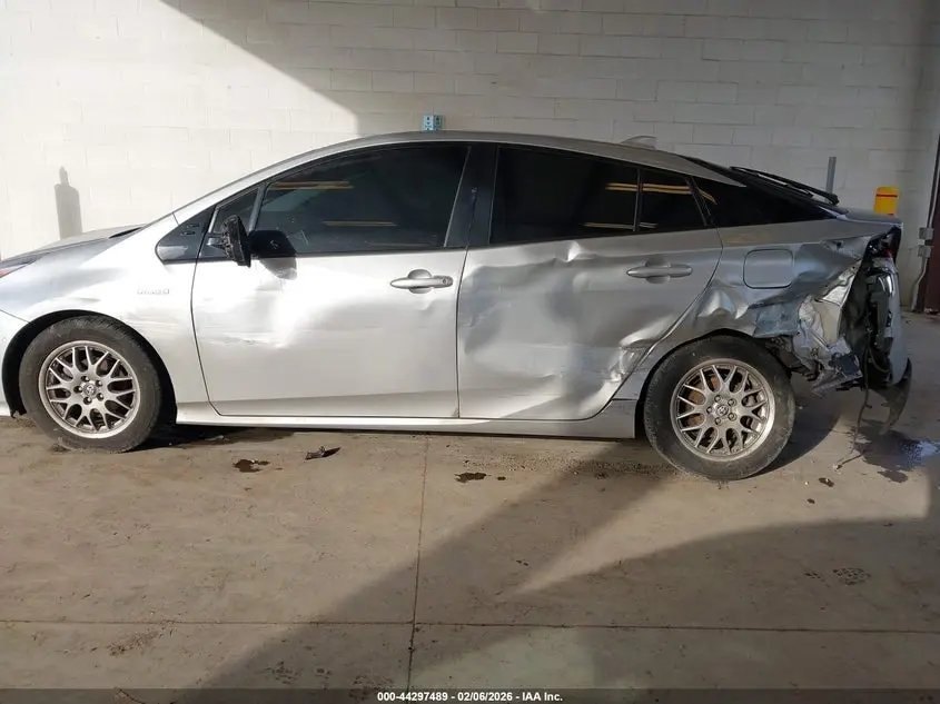 2017 TOYOTA PRIUS FOUR