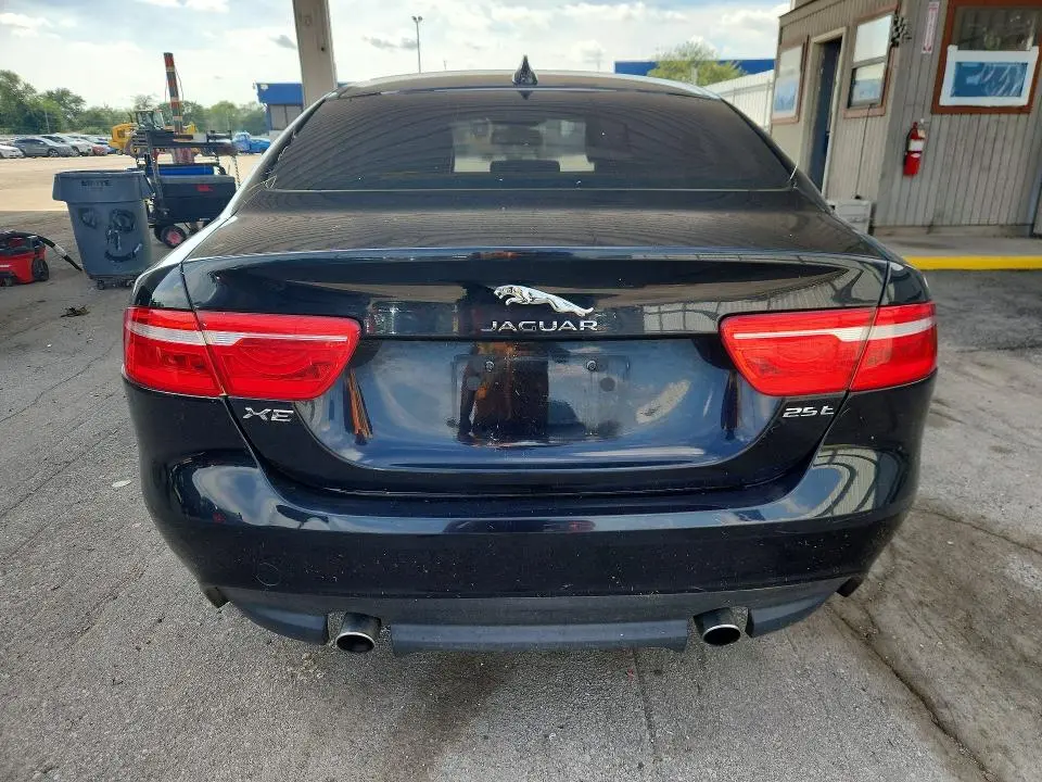2018 JAGUAR XE   