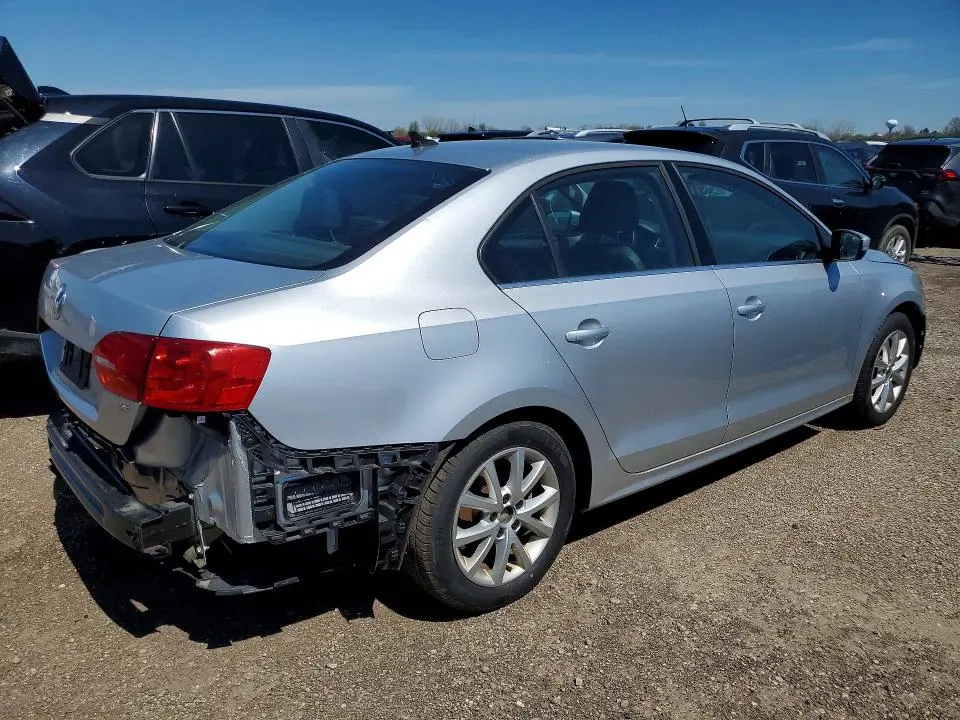 2014 VOLKSWAGEN JETTA SE  