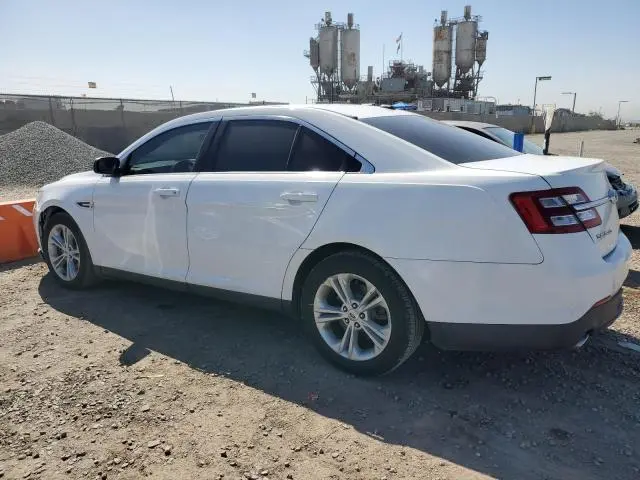 2018 FORD TAURUS SE