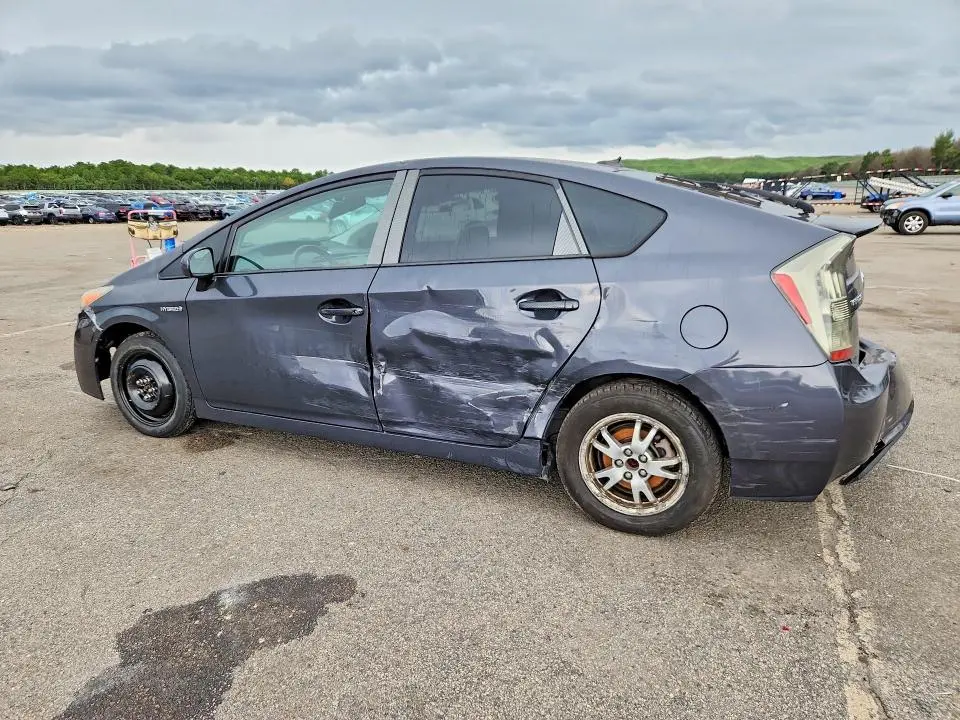 2010 TOYOTA PRIUS III  