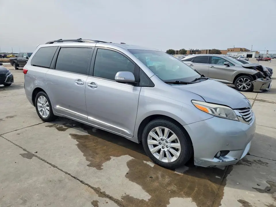 2015 TOYOTA SIENNA LIMITED 7-PASSENGER  