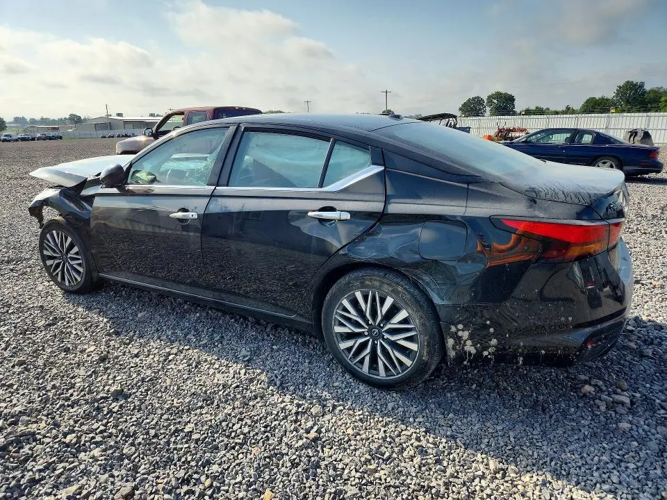 2024 NISSAN ALTIMA SV  