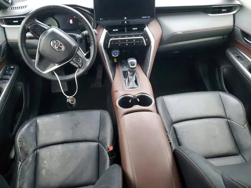 2022 TOYOTA VENZA XLE  