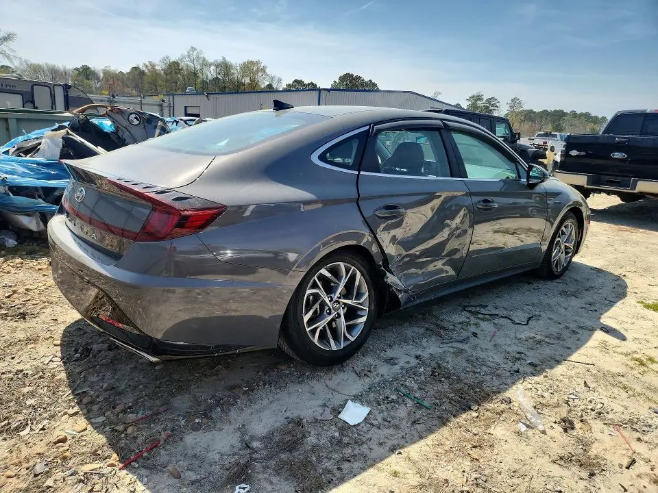2022 HYUNDAI SONATA SEL  