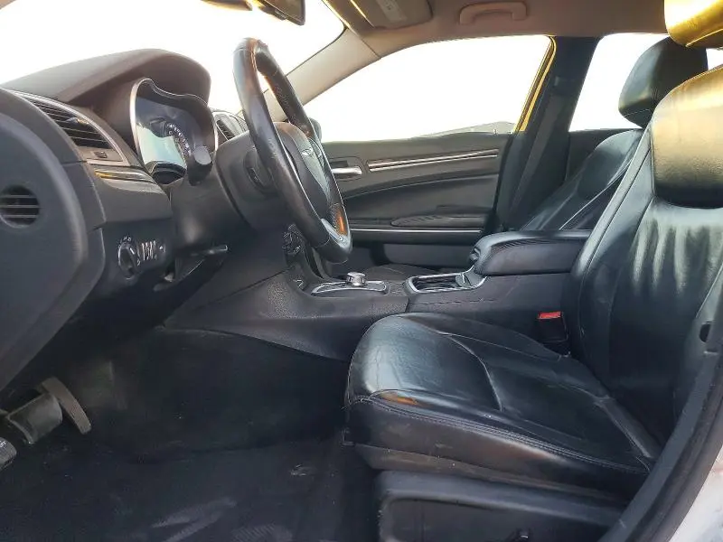 2016 CHRYSLER 300 LIMITED  