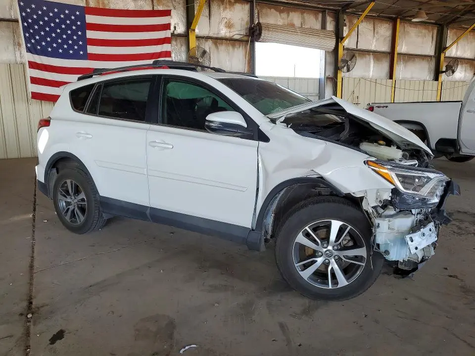 2017 TOYOTA RAV4 XLE  