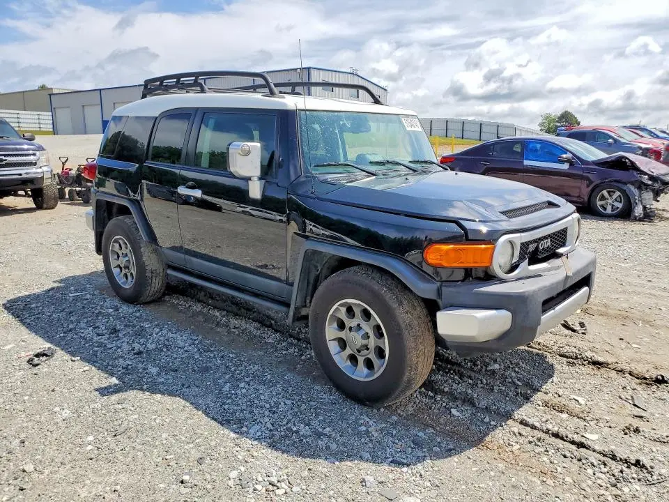2011 TOYOTA FJ CRUISER BASE  