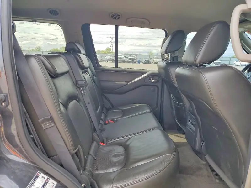 2011 NISSAN PATHFINDER S  