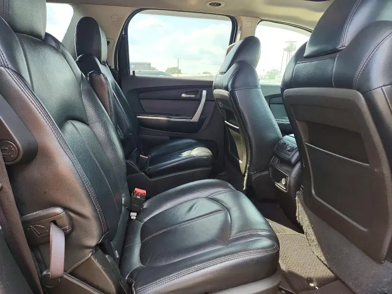 2011 GMC ACADIA SLE  