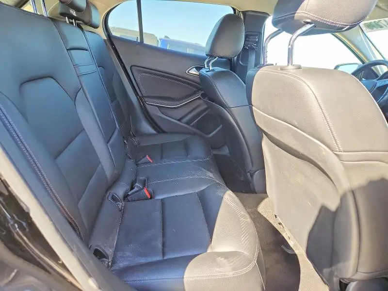 2015 MERCEDES-BENZ GLA 250  
