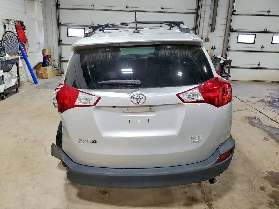 2015 TOYOTA RAV4 XLE  