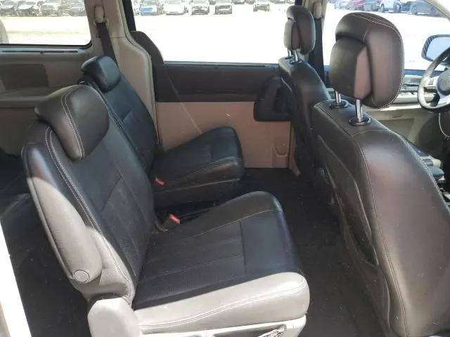 2010 CHRYSLER TOWN & COUNTRY TOURING PLUS  