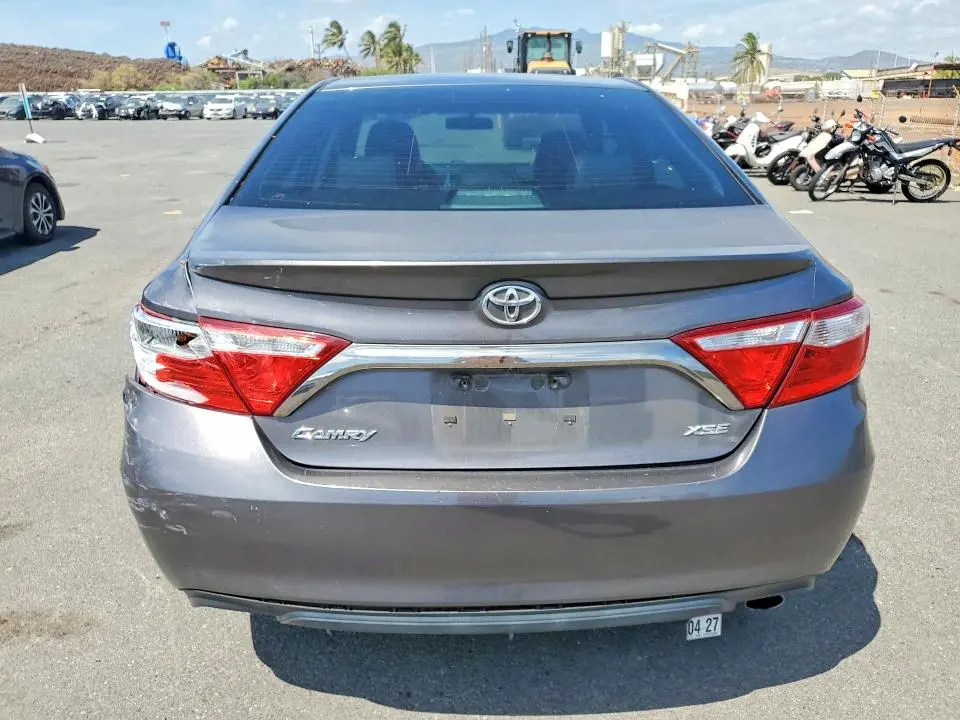 2015 TOYOTA CAMRY LE  