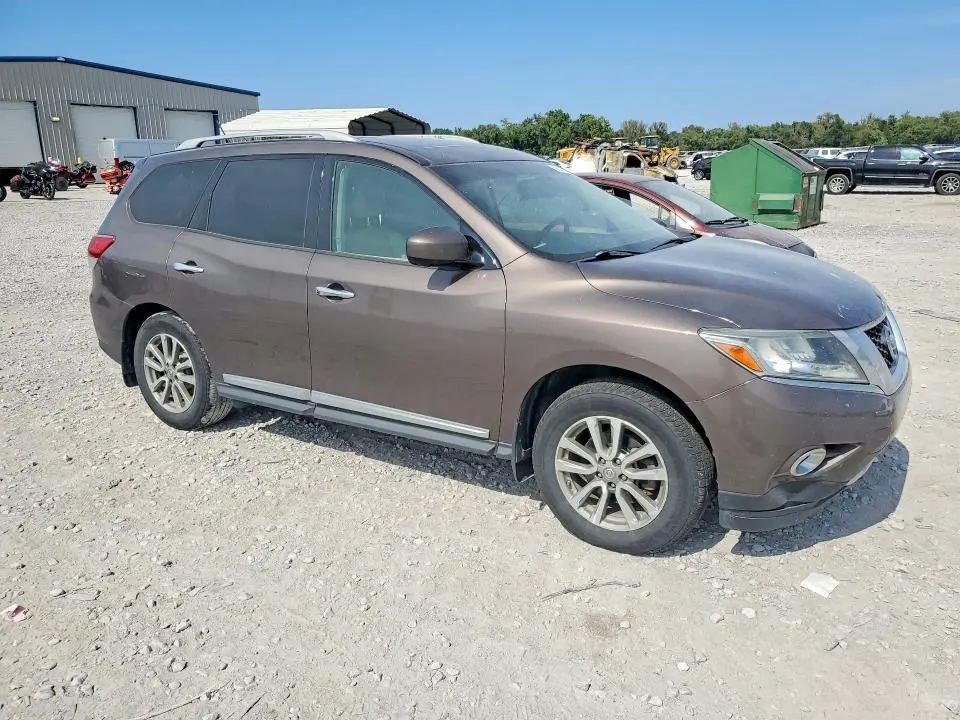 2016 NISSAN PATHFINDER SL  