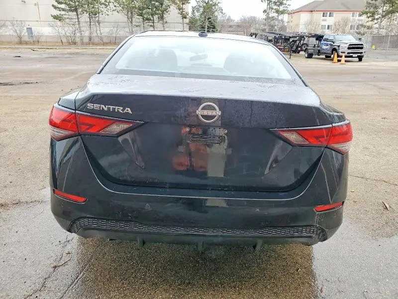 2025 NISSAN SENTRA SV  
