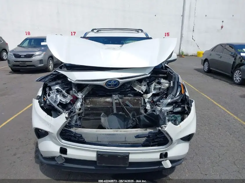 2020 TOYOTA HIGHLANDER HYBRID XLE