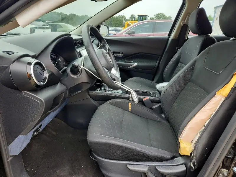 2022 NISSAN KICKS SV  