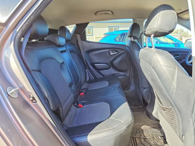 2011 HYUNDAI TUCSON GLS  