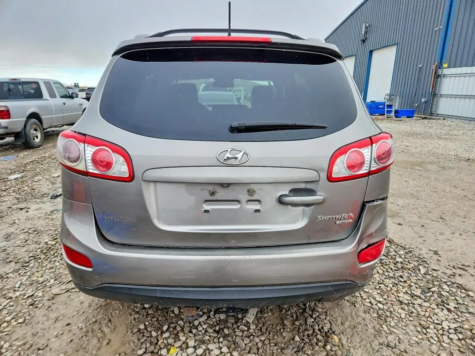 2011 HYUNDAI SANTA FE SE  