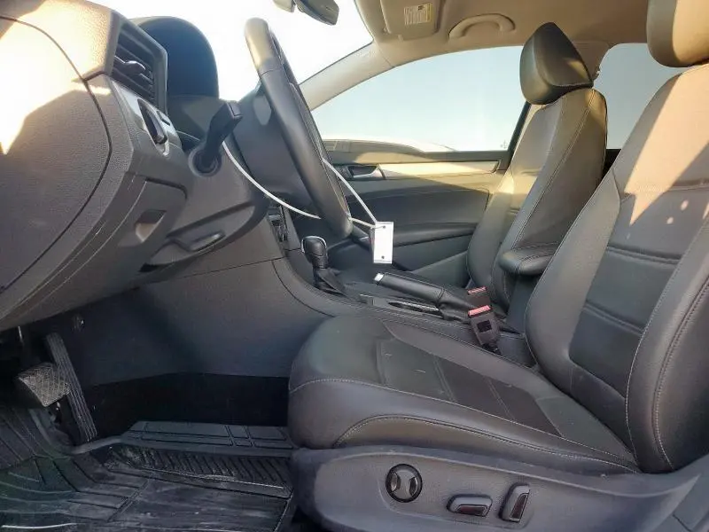 2022 VOLKSWAGEN PASSAT SE  