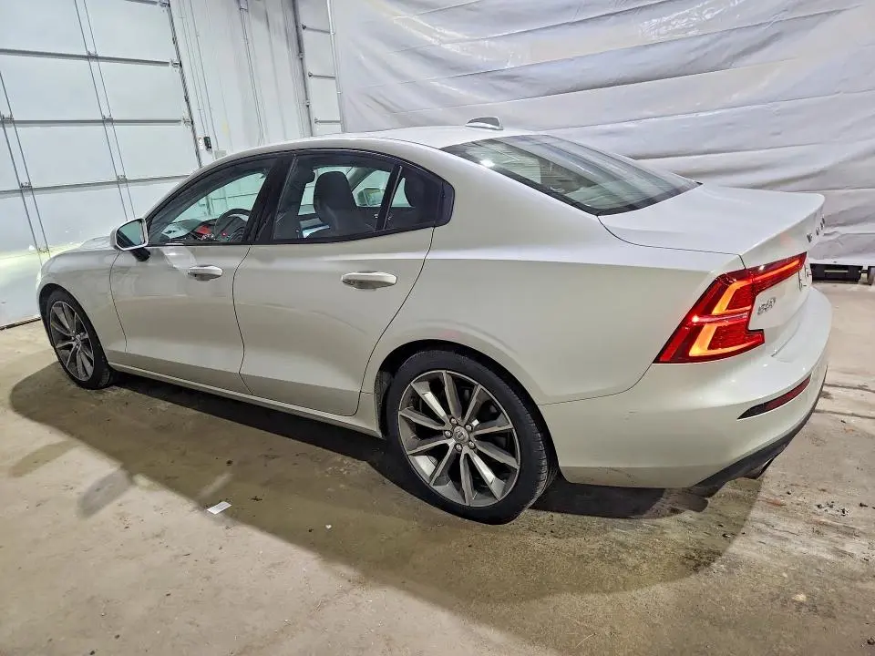 2019 VOLVO S60 T5 MOMENTUM  