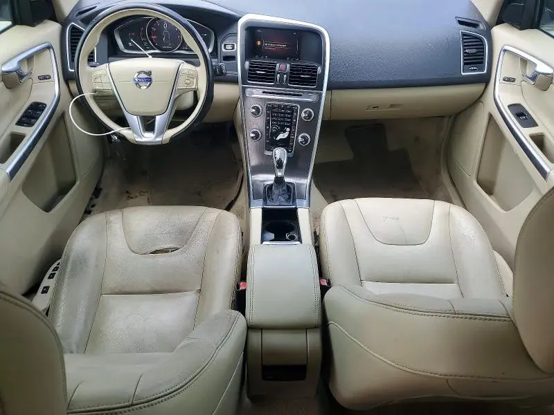 2015 VOLVO XC60   