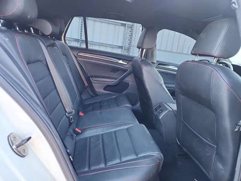 2017 VOLKSWAGEN GTI SPORT  