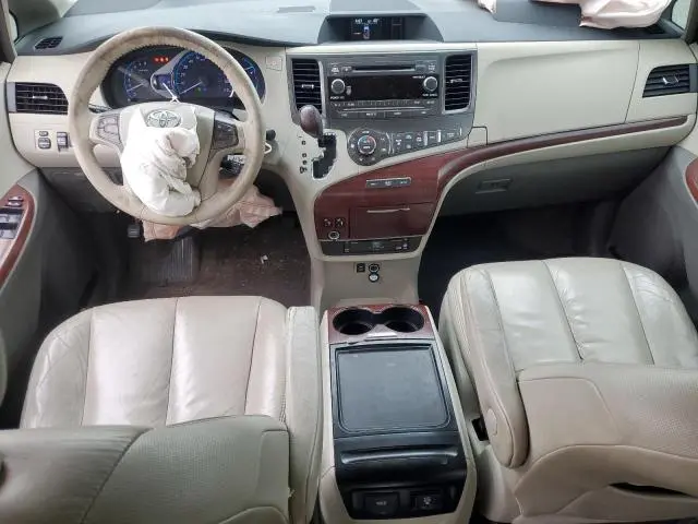 2012 TOYOTA SIENNA XLE  