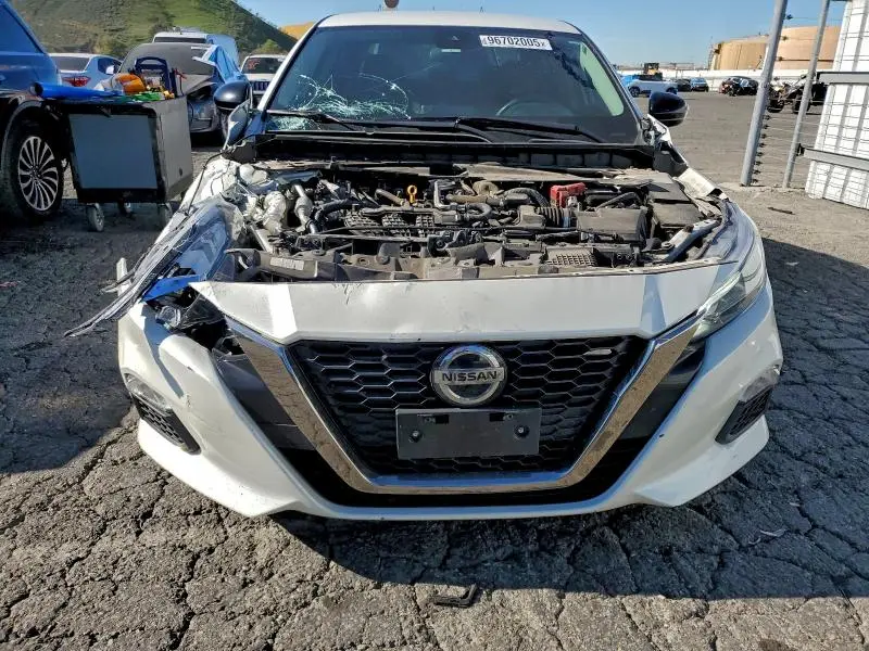 2022 NISSAN ALTIMA SR  