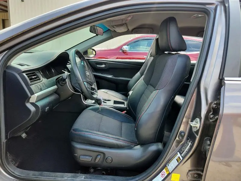 2017 TOYOTA CAMRY SE  