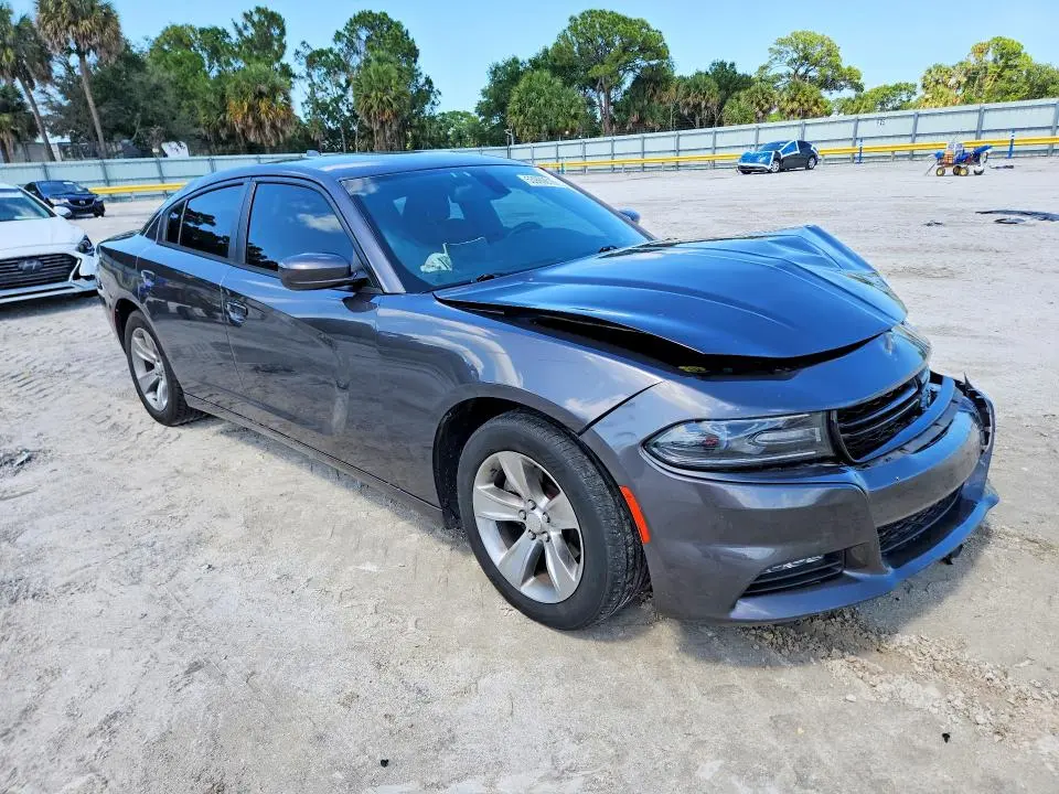 2016 DODGE CHARGER SXT  