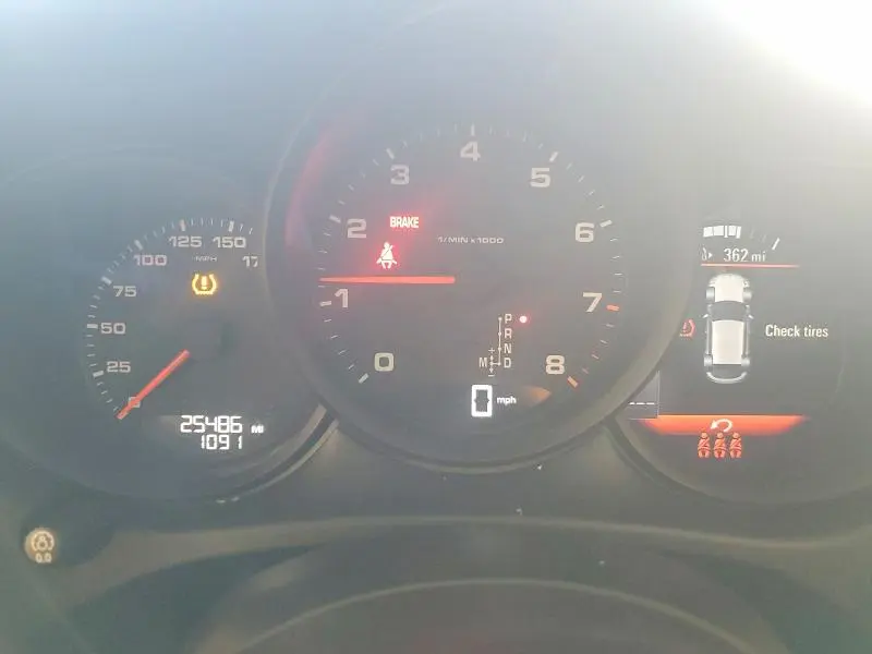 2020 PORSCHE MACAN   