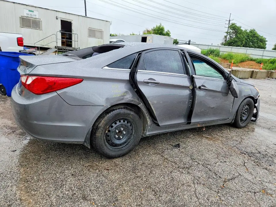 2011 HYUNDAI SONATA GLS  