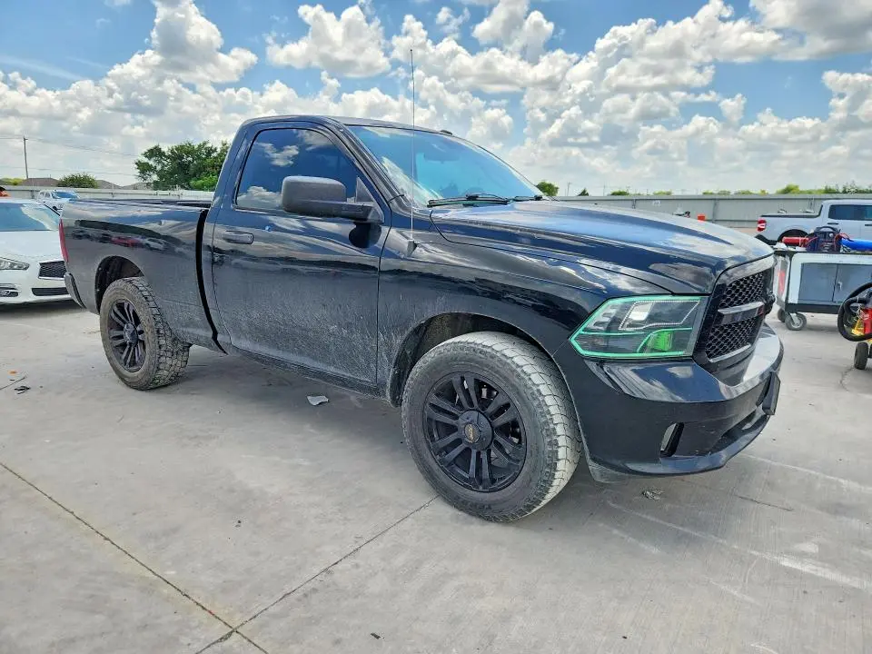 2014 RAM 1500 ST  