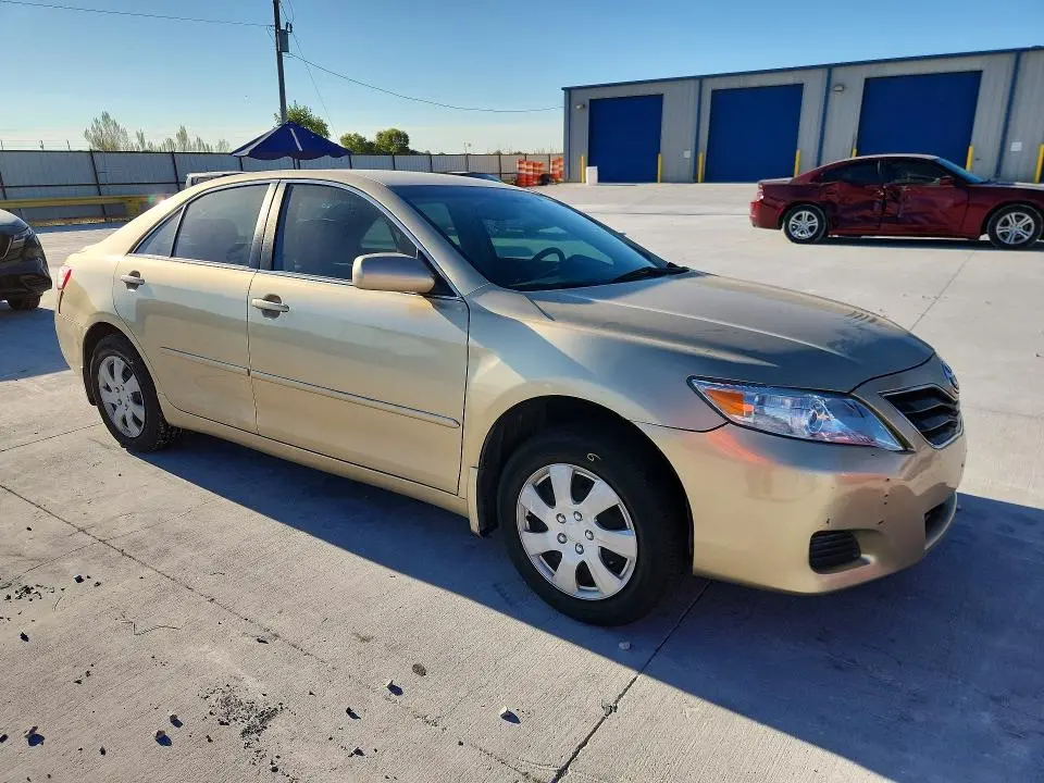 2010 TOYOTA CAMRY LE  