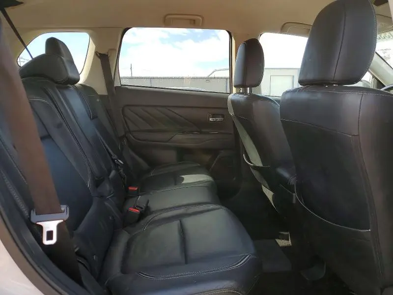 2018 MITSUBISHI OUTLANDER SE  