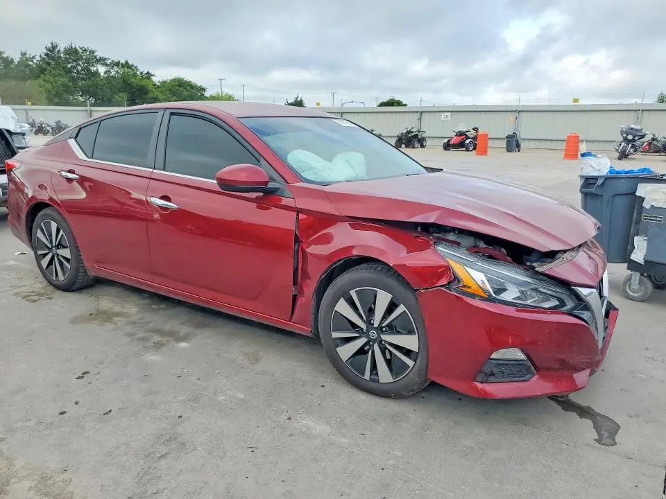 2022 NISSAN ALTIMA SV  