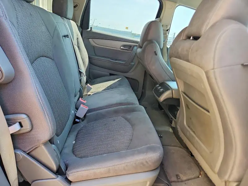 2016 CHEVROLET TRAVERSE LS  