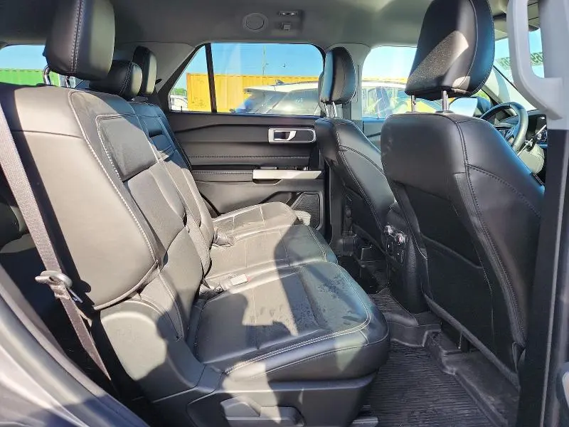 2022 FORD EXPLORER XLT  