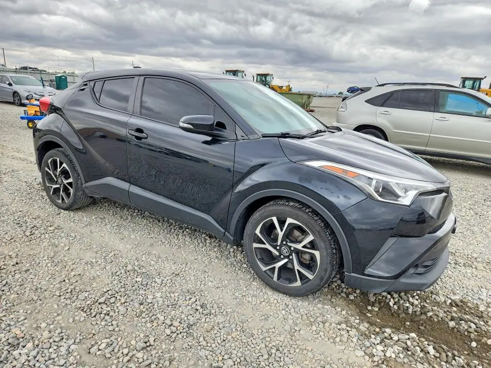 2019 TOYOTA C-HR XLE  